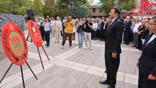 YENİ Parti Eskişehir’den 30 Ağustos’ta Atatürk Anıtı’na çelenk